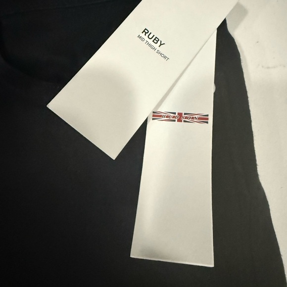 GREAT DEAL! NWT Darling Hudson Ruby Mid Thigh Cuffed Denim Shorts, Black, Sz 30! - Picture 7 of 8